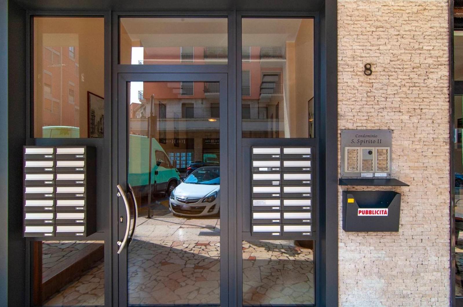 Magnificent Rooms Verona Center Luaran gambar